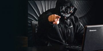 6 ways the hacker group Anonymous is waging cyber-war against Russia 8 Hacking Anonymous
